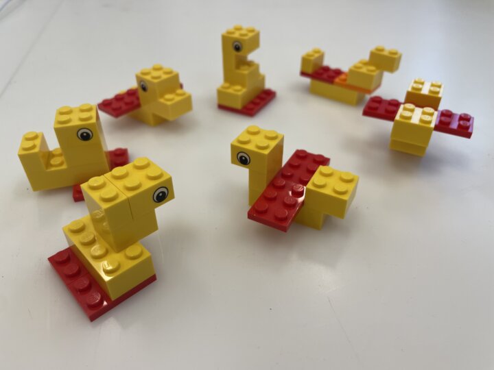 Creatieve sessie Jannis Lootens  Jannis Lootens Visie Mysterie bij Nimeto Jannis Lootens laat studenten ervaren hoe je creativiteit toekomst en visie opbouwt zoals LEGO stap voor stap blokje voor blokje
