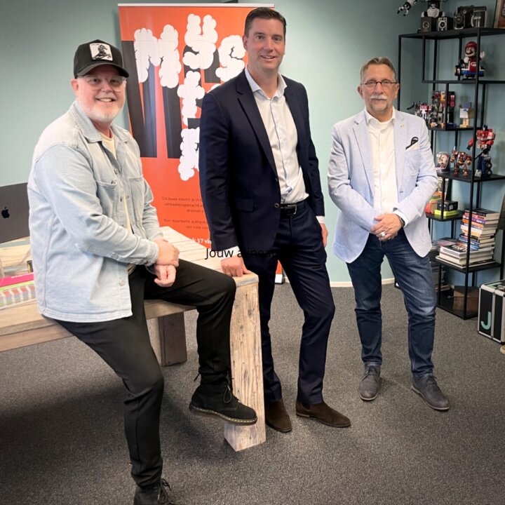 Dag van ondernemer Zeewolde Meeting  Jannis Lootens  Page 3 Waardevol om van gedachten te wisselen over ondernemerschap creatie en hoe belangrijk het is om mensen te verbinden op een diepere waarde en visie  Page 3