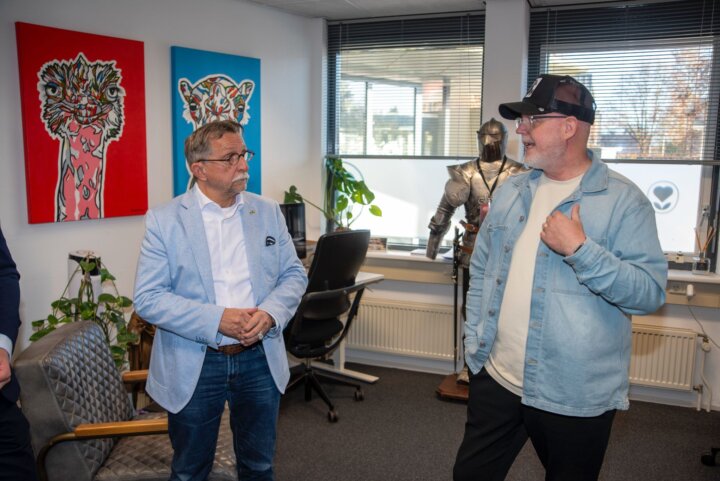 Visie meeting Zeewolde Dag van ondernemer Zeewolde  Jannis Lootens  Page 3 Waardevol om van gedachten te wisselen over ondernemerschap creatie en hoe belangrijk het is om mensen te verbinden op een diepere waarde  Page 3